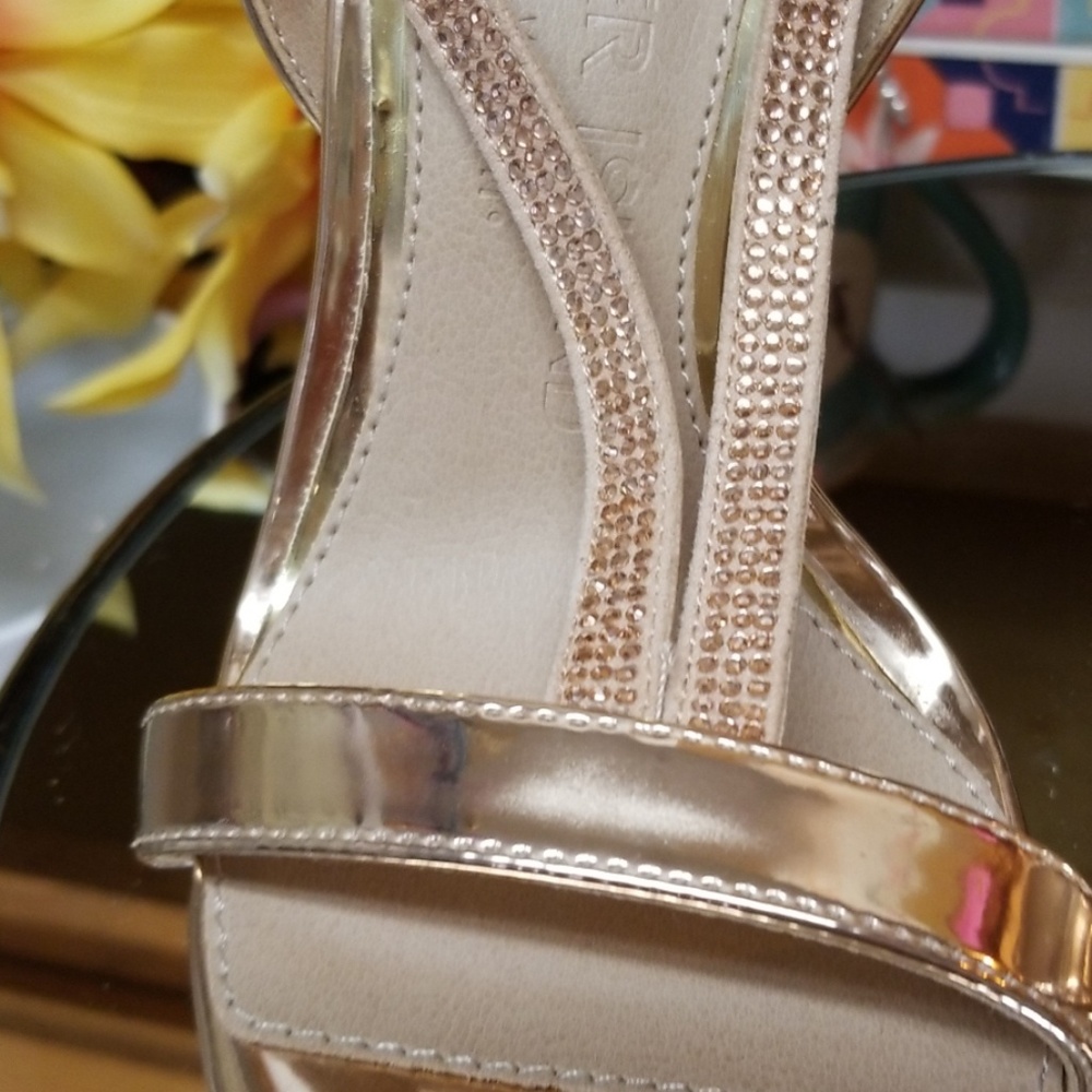 NWT ROSE GOLD SANDLES - Picture 4 of 7